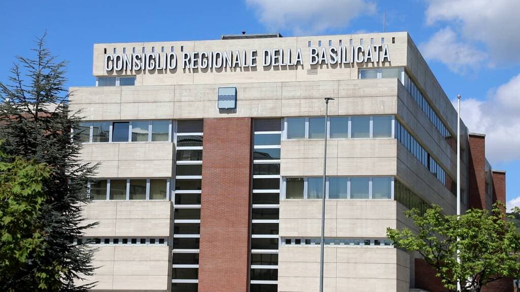 Una classe politica di scarso valore pagata a caro prezzo
