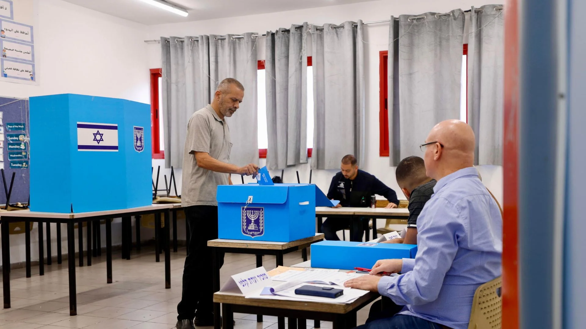 Israele al voto, Netanyahu in bilico: affluenza in crescita, duello con Eisenkot