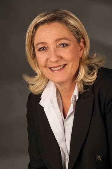 Francia, Le Pen lancia la sfida per l'Eliseo: «È una lotta contro le forze del declino»