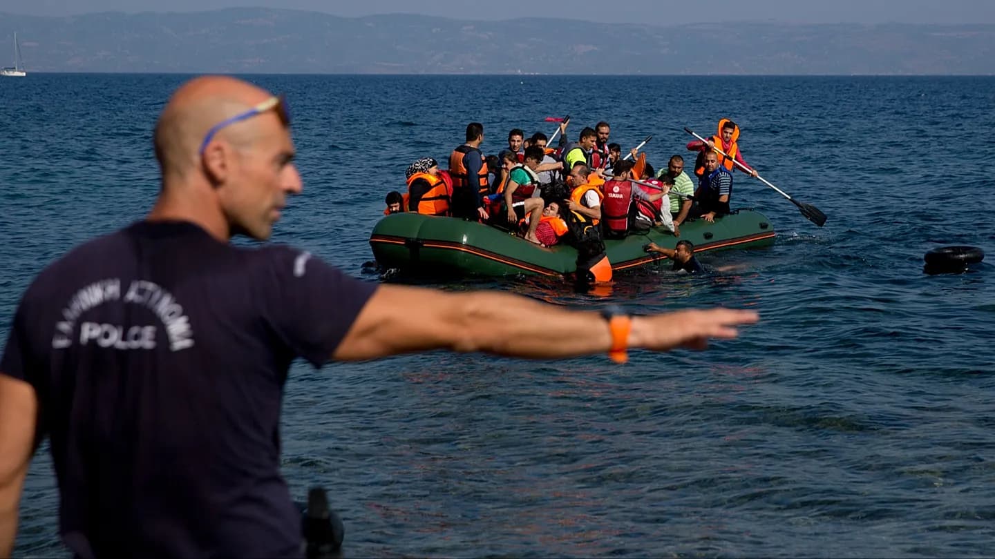 La Grecia pianifica un centro per i rimpatri, seguendo l'esempio italiano