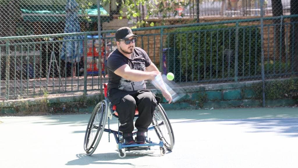 Una racchetta per il reinserimento sociale: il tennis paralimpico nell’Open Day Cip-Inail