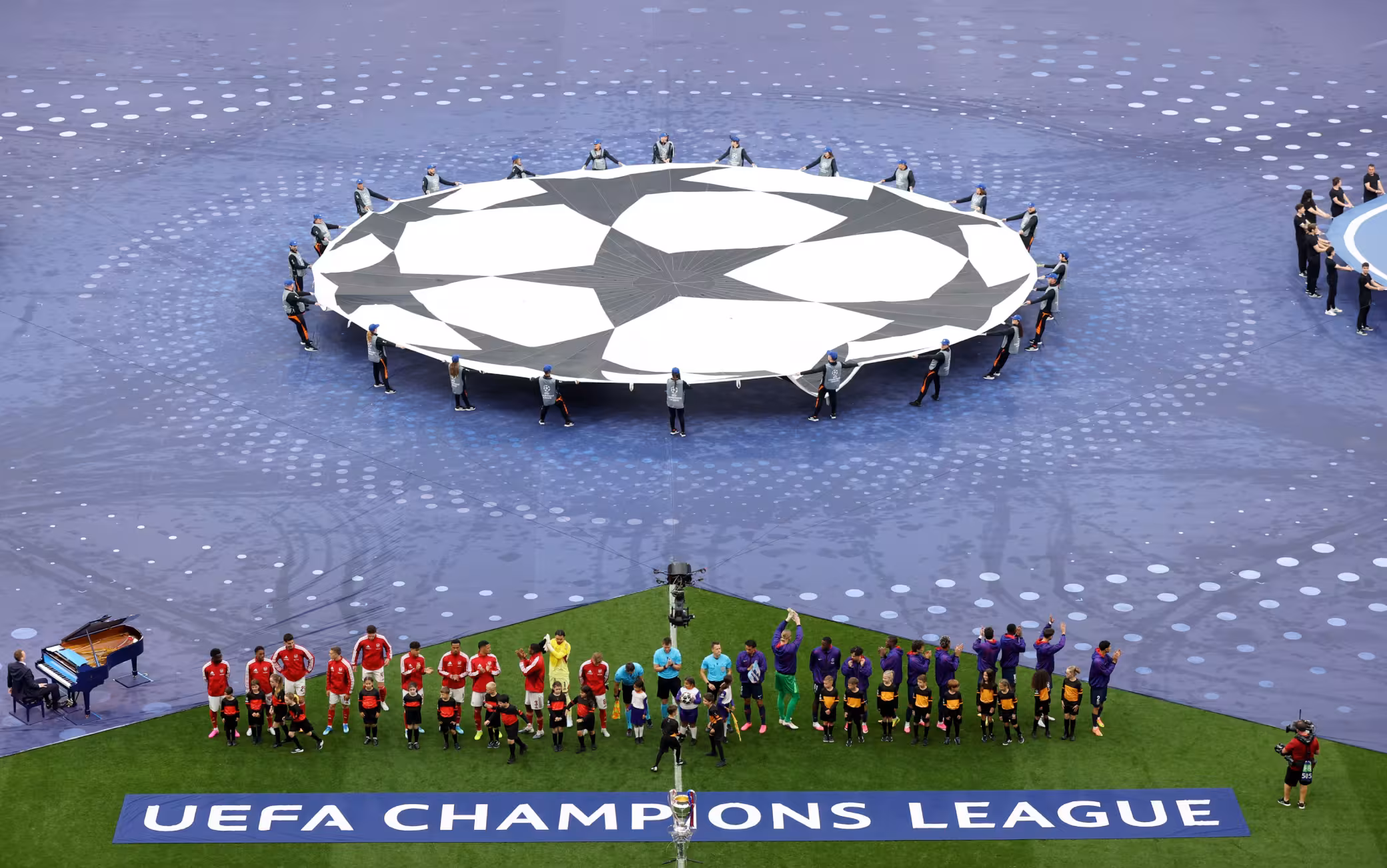 Champions League: serata difficile per Inter e Napoli. Bayern si salva, Barcellona e Arsenal inarrestabili. Oggi Roma-Real Madrid