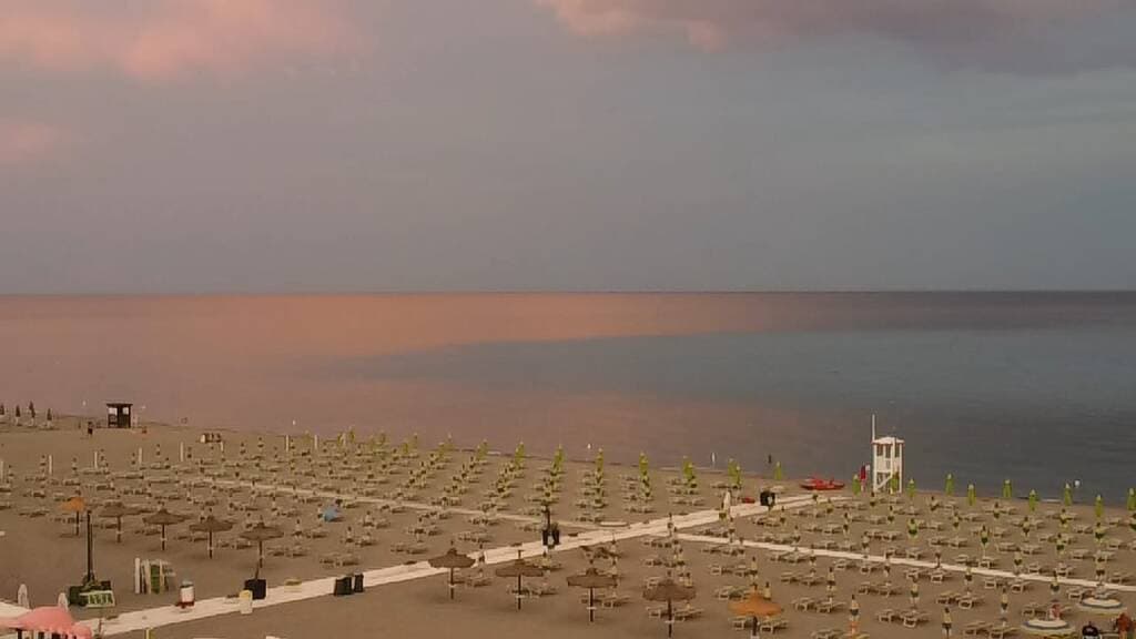 Ragazzo di 16 anni salva madre e figlio in mare a Metaponto
