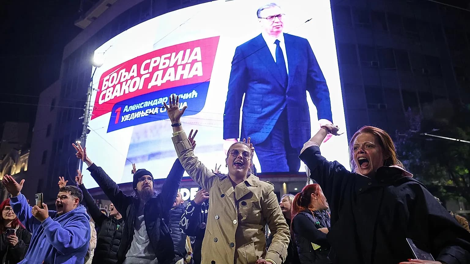 Serbia, elezioni storiche: gli studenti vincono, Vučić riconosce la sconfitta