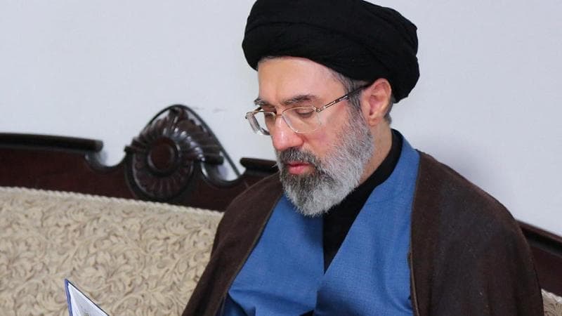 Trump, "Mojtaba Khamenei alla guida dell'Iran? Un incompetente. Per me inaccettabile"