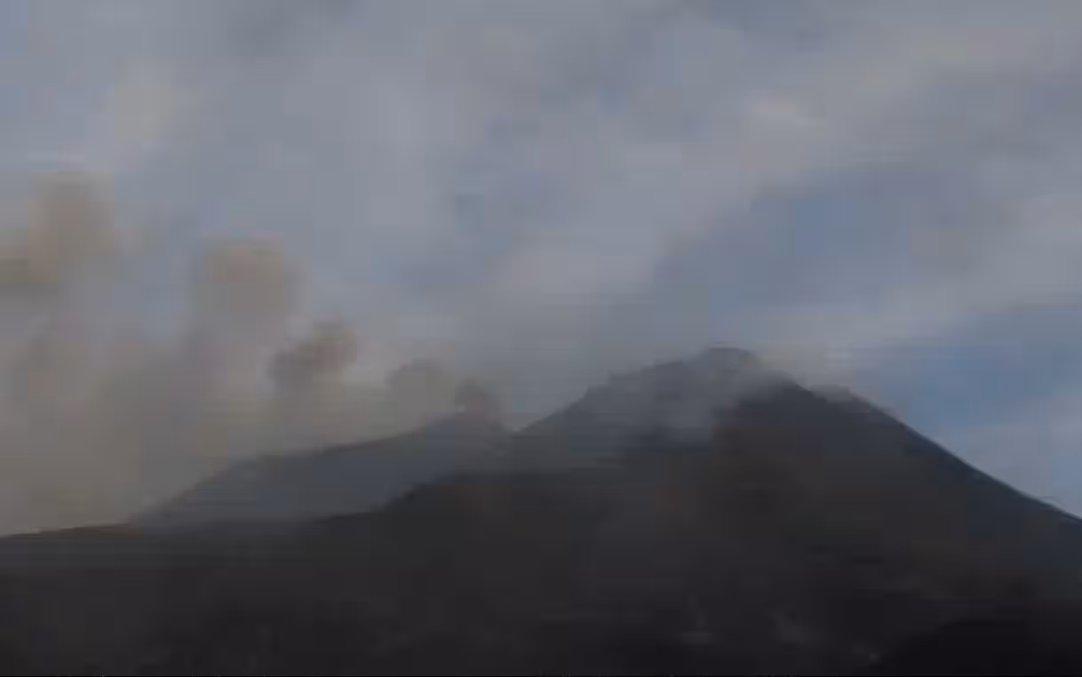 Catania, aeroporto chiuso fino alle 14:30 a causa della cenere dell'Etna
