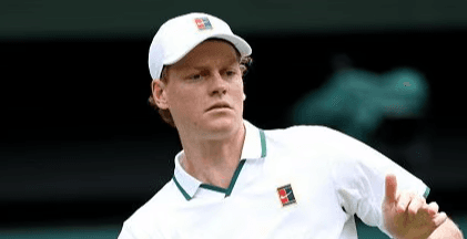 Sinner parte con il botto a Wimbledon: rimonta su Kecmanovic e passa al secondo turno
